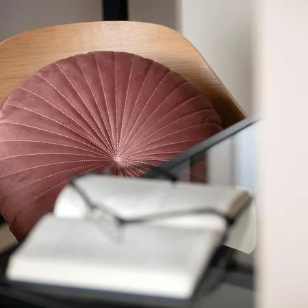 Easy Rent - Citycenter Place, Centrum 24h Check-in