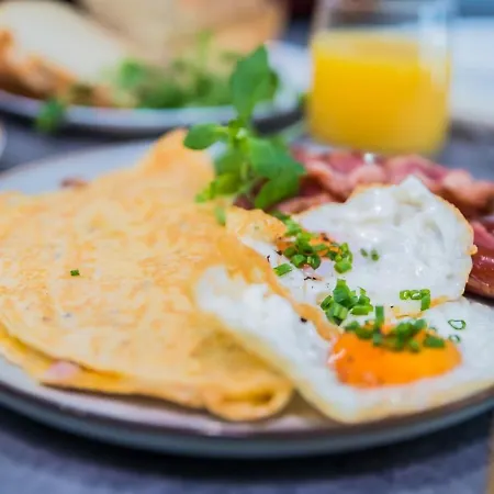 Easy Rent - Citycenter Place, Centrum 24h Check-in Апартаменти *